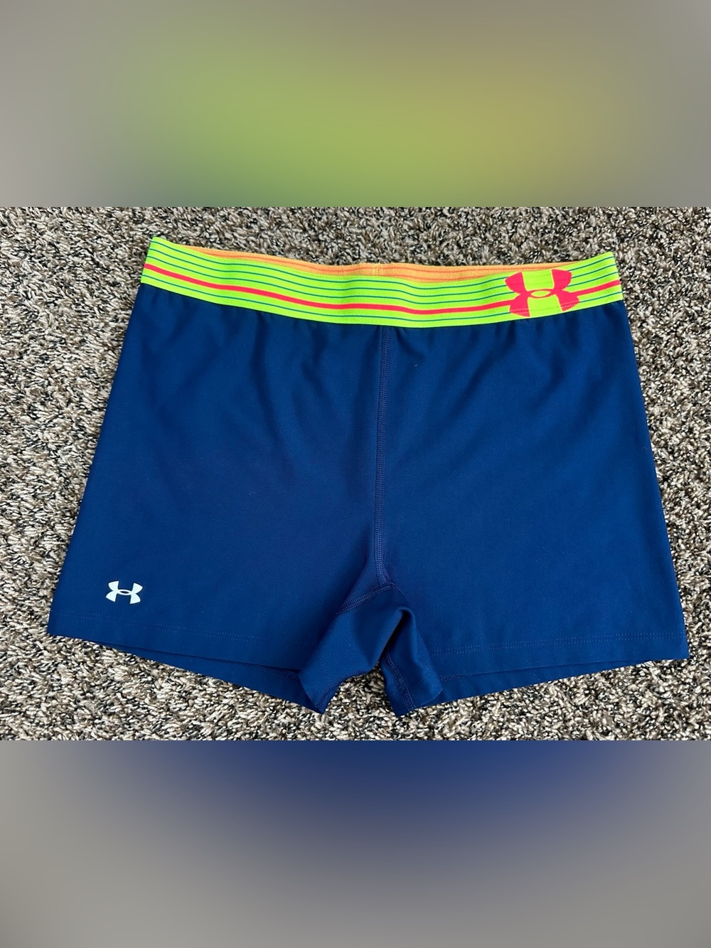 Women’s Under Armour HeatGear Compression Shorts size Large